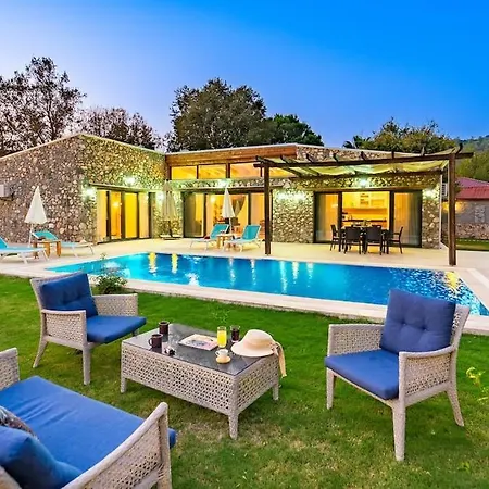 Nea Makri フェティエ