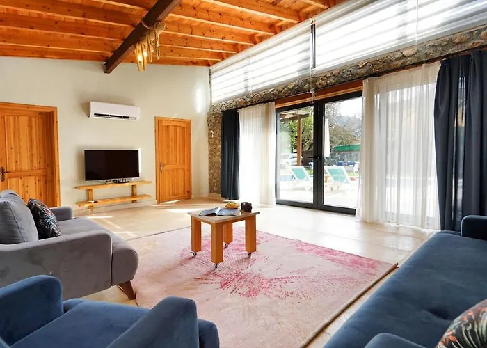 Nea Makri フェティエ