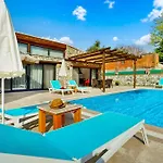 Nea Makri Villa *